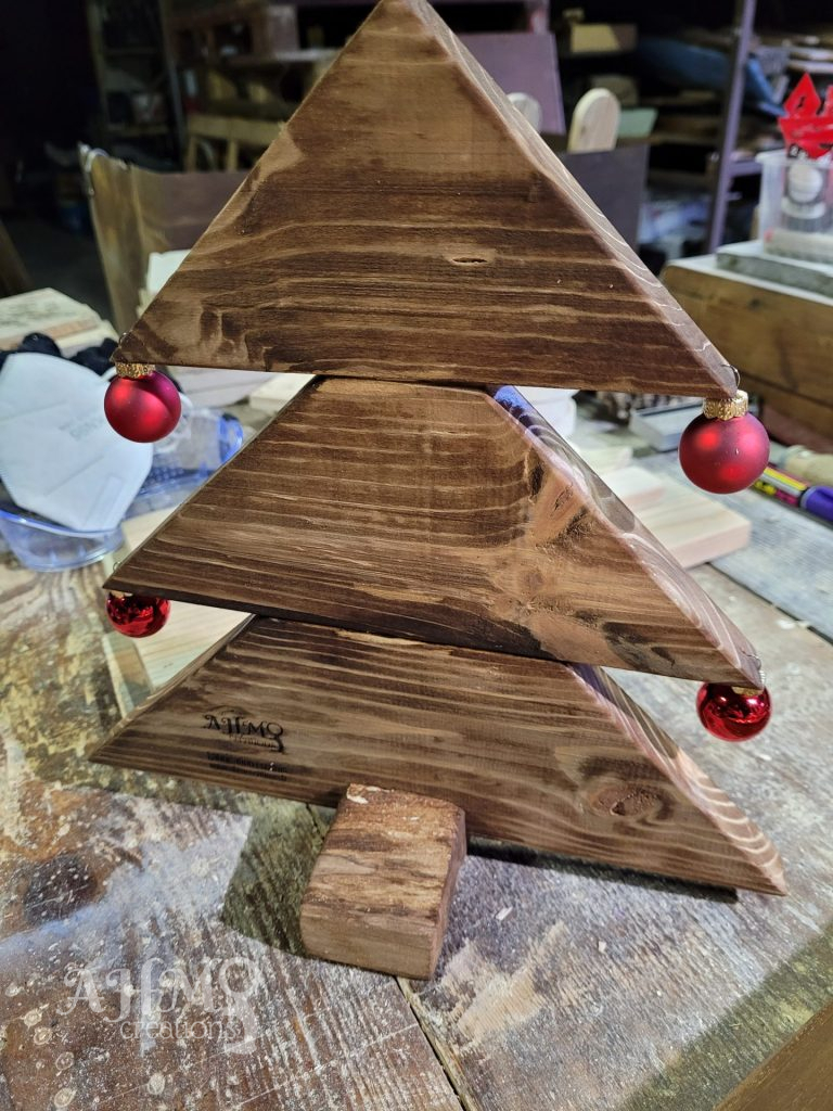 Sapin de Noël (couleur Rouge) • © AHM Créations