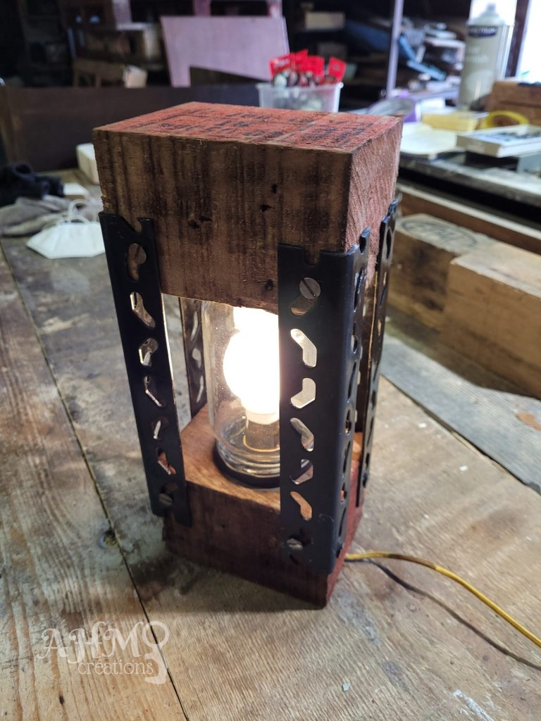 Lampe en Block Palette • © AHM Créations