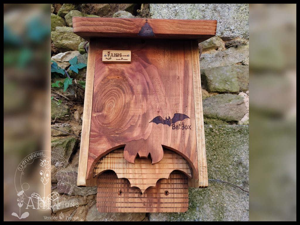 The BatBox - Nichoir á Chauve-Souris (style bat) • © AHM Créations